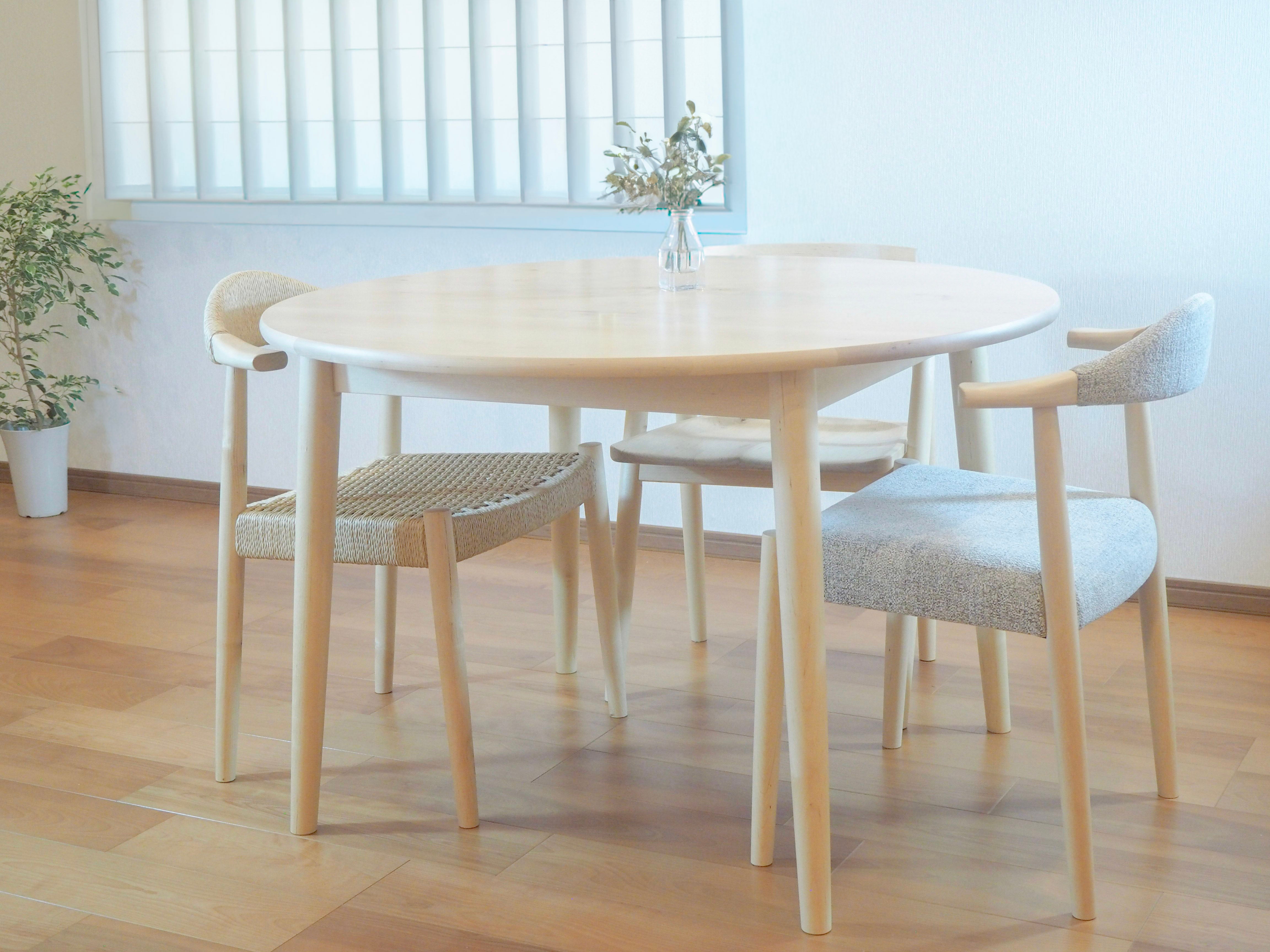 丸テーブル 110｜円卓｜ダイニングテーブル｜無垢材シラカバ｜木と