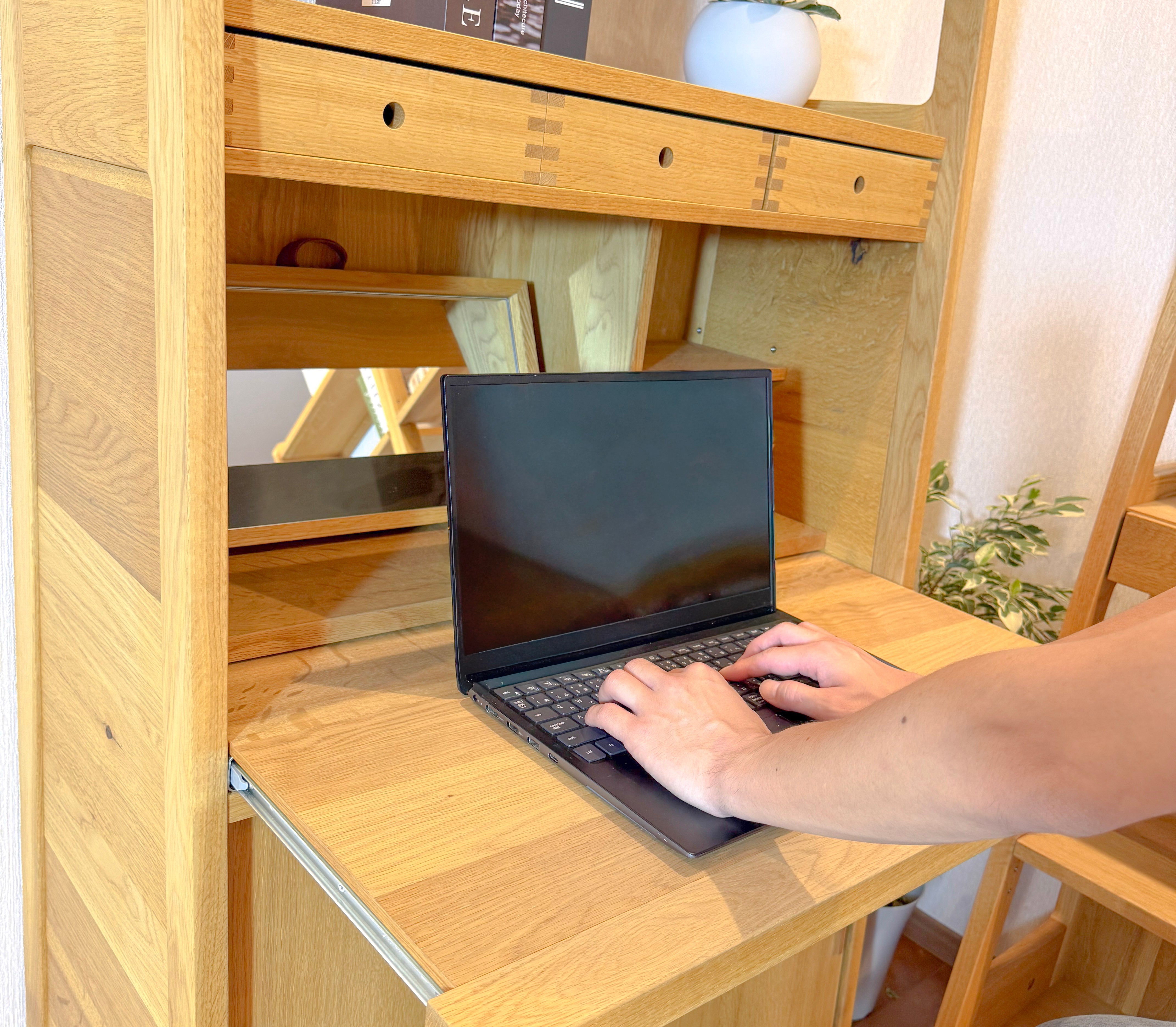 luonto ライティングシェルフ｜大雪木工