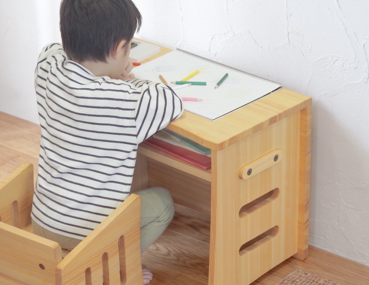 KuLuLi - two table one shelf｜キッズテーブル・収納棚｜一龍木工